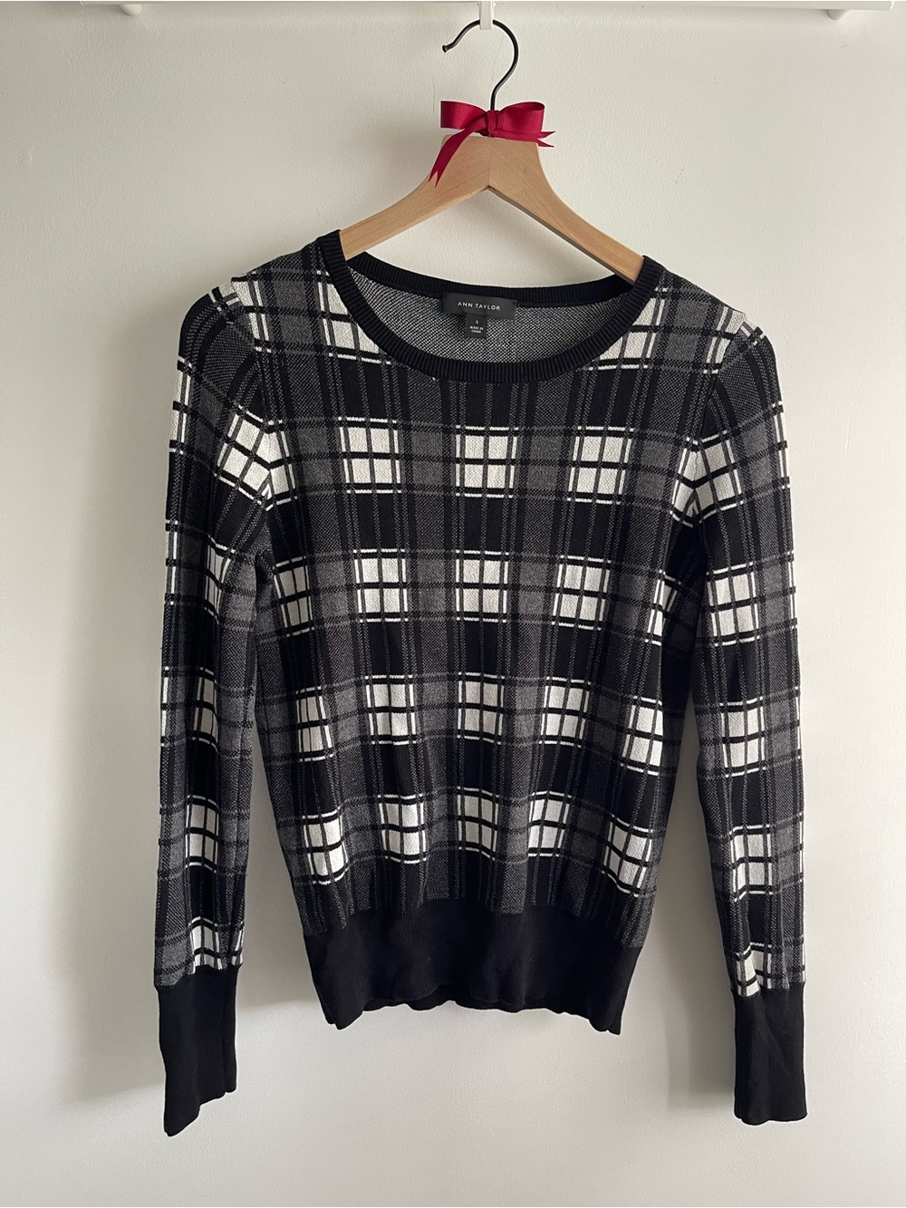 Ann Taylor Black & White Plaid Lightweight Sweater Button Cuff Dark Academia Emo